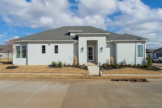 8519 S Phoenix Ave, Tulsa, OK 74132
