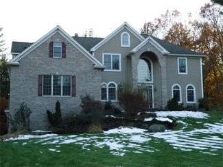 12 Bayberry Ln, Hadley, MA 01035