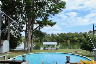 105 Edgewater Dr, Winchester, TN 37398