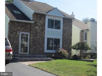 34 Jeffrey Cir, Dayton, NJ 08810