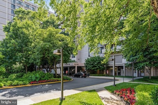 4141 N Henderson Rd Unit 726, Arlington, VA 22203