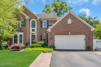 1 Warren Point Ct, Howell, NJ 07731