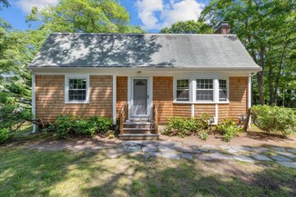 328 Arrowhead Dr, Hyannis, MA 02601