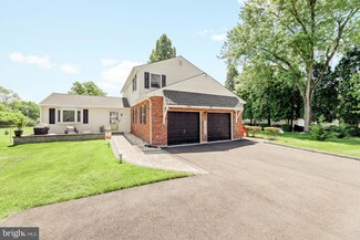 1299 Manor Dr, Warminster, PA 18974