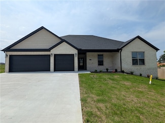 7945 Teton Trail Ave, Springdale, AR 72762