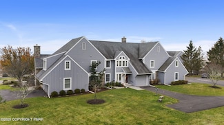 7317 Meadow Ln, Skytop, PA 18357