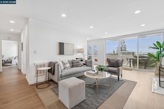 5340 Broadway Terrace Unit 101, Oakland, CA 94618