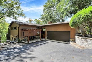 4465 W Grouse Dr, Trafalgar, IN 46181