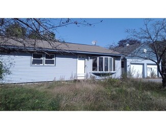 17 Fairview Ave, Ashburnham, MA 01430