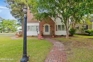 1306 W Church St, Elizabeth City, NC 27909
