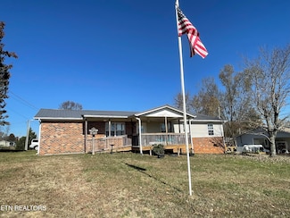 303 Curtis Rd, Tellico Plains, TN 37385
