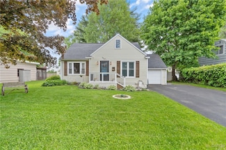 111 Patricia Ln, Syracuse, NY 13212