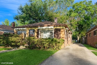 15427 Winchester Ave, Harvey, IL 60426