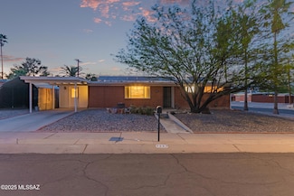 7267 E Eastview Dr, Tucson, AZ 85710