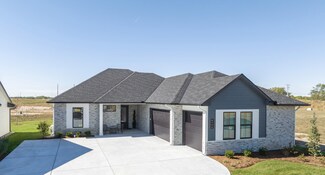 8362 W Waterway Ct, Maize, KS 67101