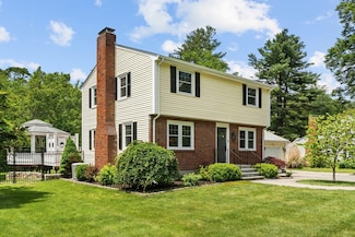 8 Knight Rd, Framingham, MA 01701
