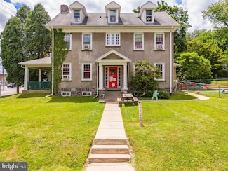 223 E Park Rd, Havertown, PA 19083