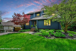993 Oakmont Rd, Clarks Summit, PA 18411