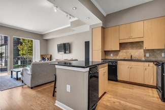 3225 Turtle Creek Blvd Unit 10B, Dallas, TX 75219