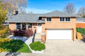 1001 6th St NW, Grand Rapids, MI 49504