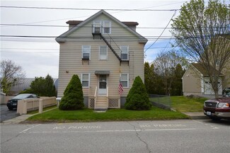 17 Reservoir Ave, Bristol, RI 02809