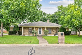 1100 Briarcliff Dr, Arlington, TX 76012