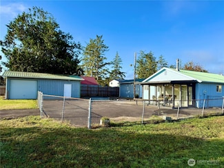 331 N Melbourne St, Westport, WA 98595