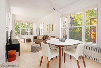 334 W 22nd St Unit 12, New York, NY 10011