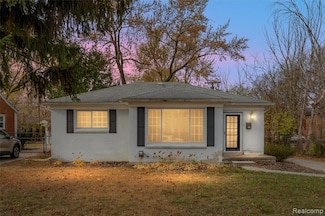 3221 Shenandoah Dr, Royal Oak, MI 48073