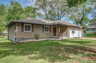 3721 S Bradley Ave, Springfield, MO 65804