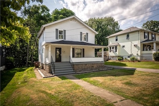 98 Baker Ave, Hermitage, PA 16148