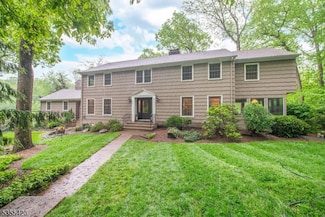 59 Green Hill Rd, Kinnelon, NJ 07405