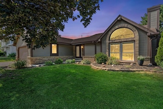 880 E Elm Rd, Oak Creek, WI 53154