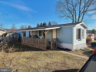 10 Hemlock Acres Ct, Manheim, PA 17545