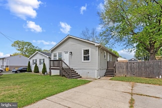 722 210th St, Pasadena, MD 21122