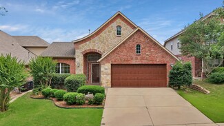 760 Red Elm Ln, Fort Worth, TX 76131