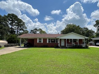 45 Hobbs St, Blakely, GA 39823