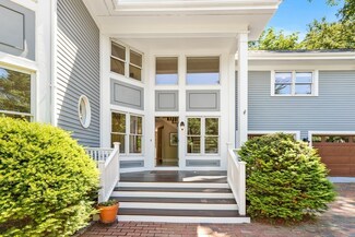 1 Charles Davis Dr, Wenham, MA 01984