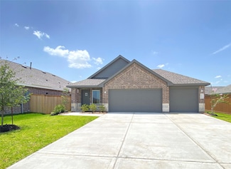 110 Knight Bayou Dr, Liberty, TX 77535