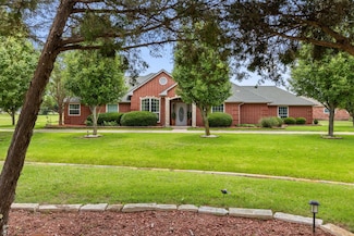300 Burtonwood Cir, Red Oak, TX 75154