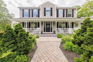 73 Regent Ct, Swansea, MA 02777
