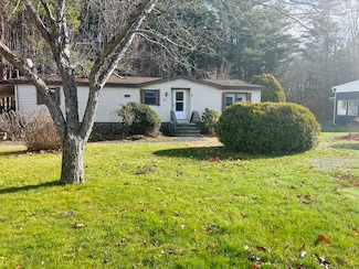 51 Champagne Rd, Gardner, MA 01440