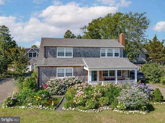 6 W 11th St, Barnegat Light, NJ 08006