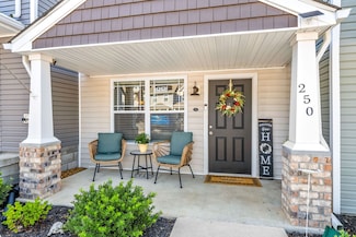 250 Woodland Valley Ln, Clarksville, TN 37040