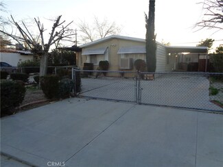 8418 Arrowhead Lake Rd, Hesperia, CA 92345