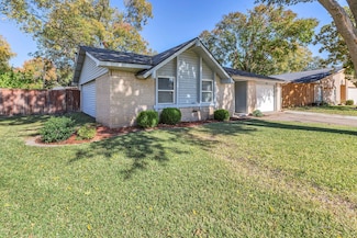439 Clover Ln, Garland, TX 75043