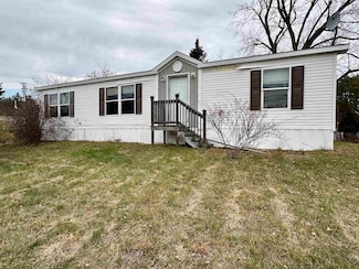 1 Lee Hook Rd, Newmarket, NH 03857