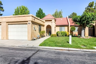 11706 Oak St, Apple Valley, CA 92308