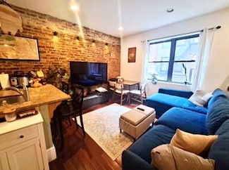 22 Henchman St Unit 1, Boston, MA 02113