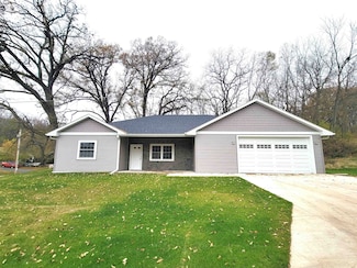 810 Galena St, Darlington, WI 53530
